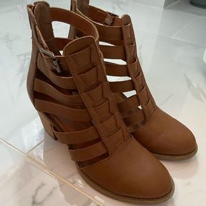 Booties with heel